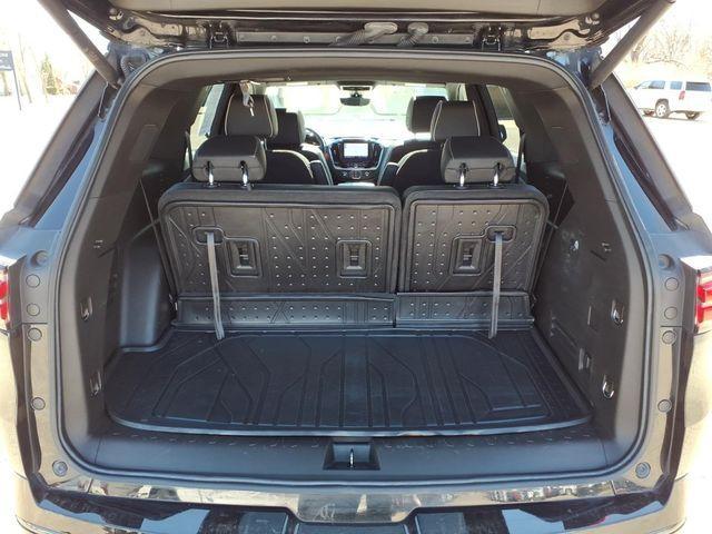 used 2022 Chevrolet Traverse car, priced at $28,490