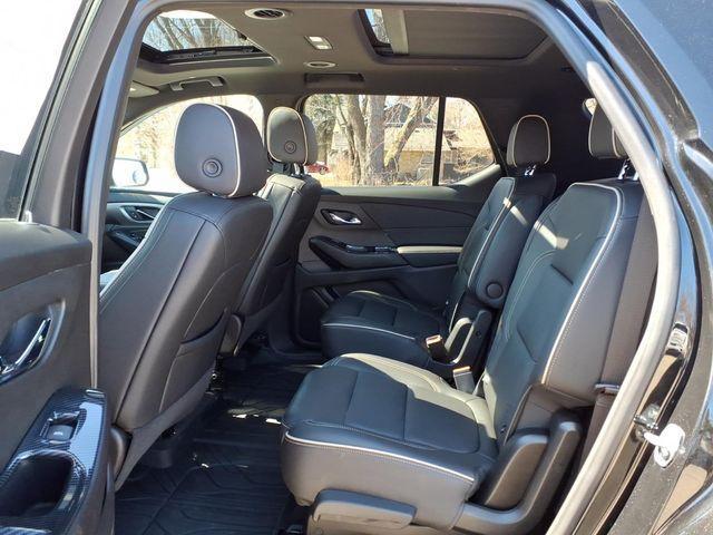 used 2022 Chevrolet Traverse car, priced at $28,490