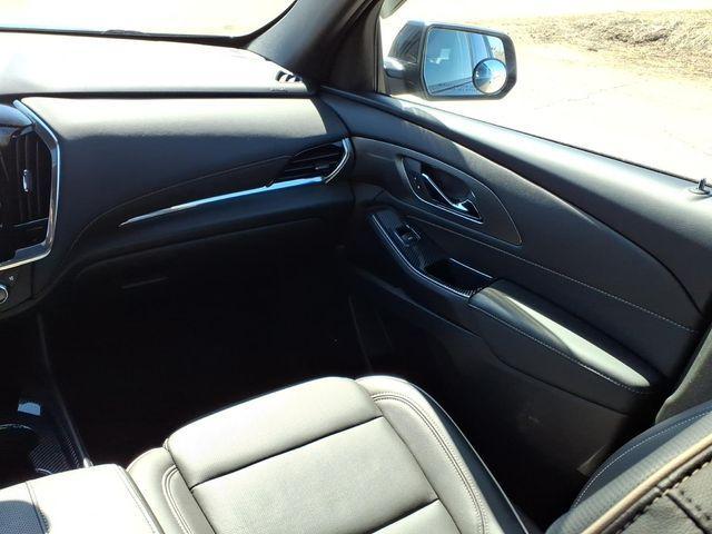 used 2022 Chevrolet Traverse car, priced at $28,490