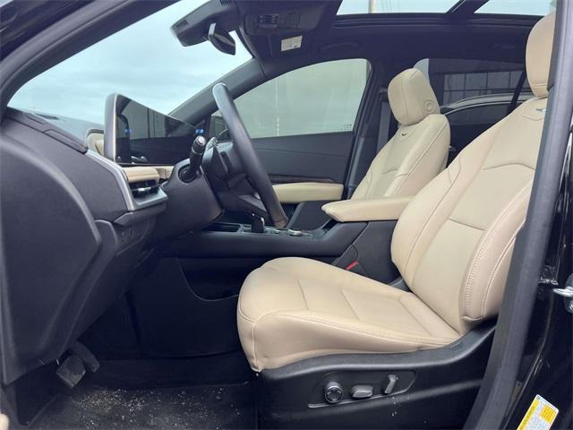 used 2025 Cadillac XT4 car, priced at $36,895