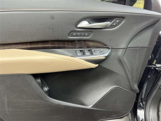 used 2025 Cadillac XT4 car, priced at $36,895