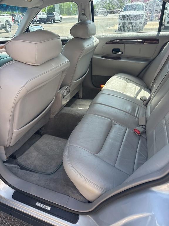 used 1999 Lincoln Town Car car, priced at $9,500