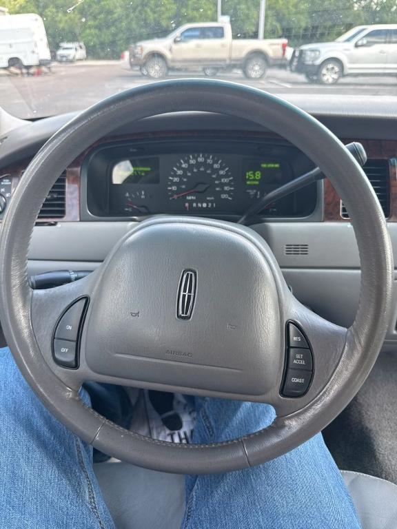 used 1999 Lincoln Town Car car, priced at $9,500