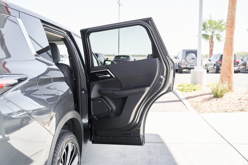 new 2025 Mitsubishi Outlander car, priced at $31,999