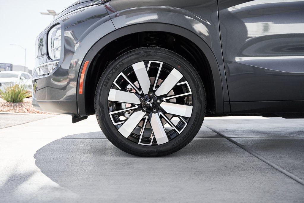 new 2025 Mitsubishi Outlander car, priced at $31,999