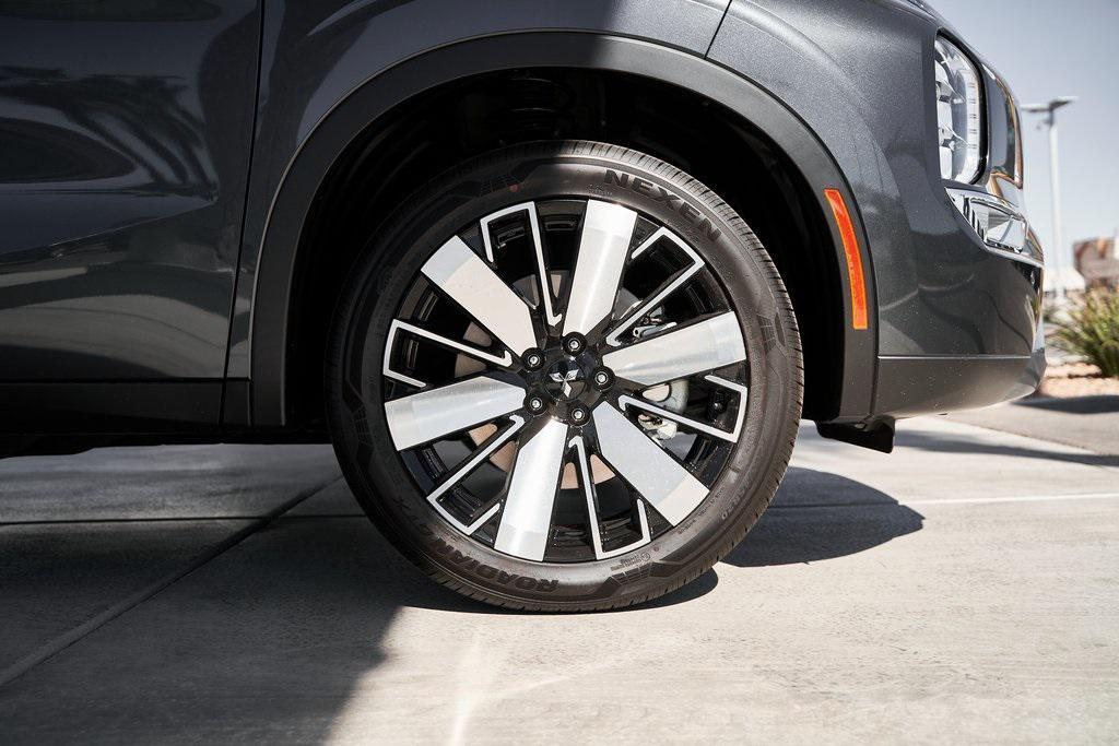 new 2025 Mitsubishi Outlander car, priced at $31,999