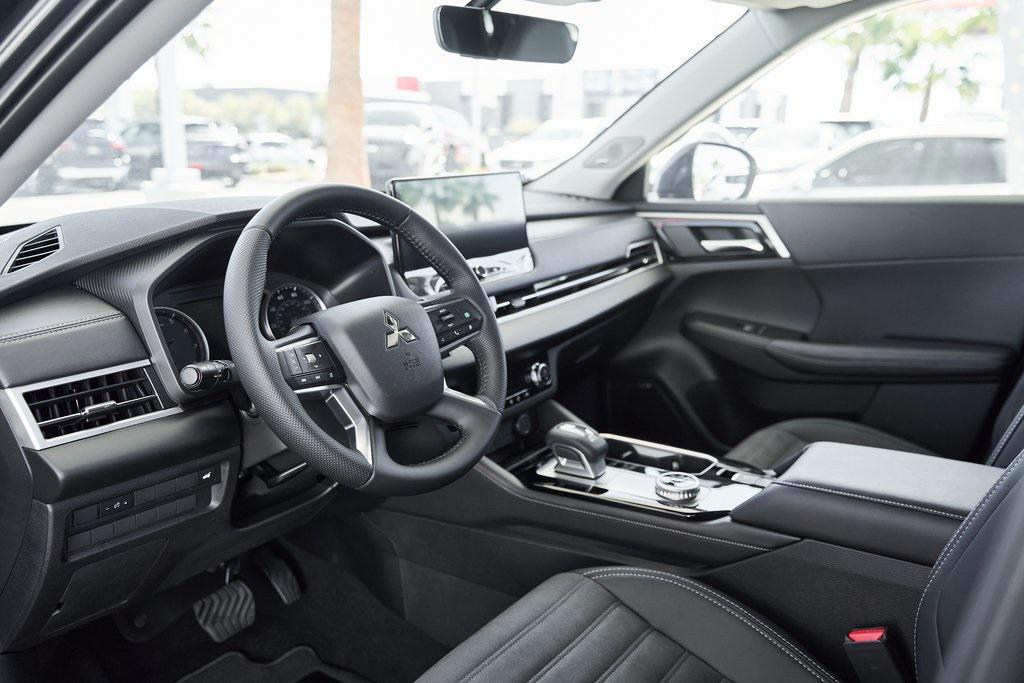 new 2025 Mitsubishi Outlander car, priced at $31,999