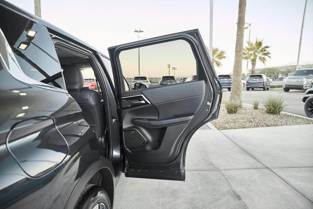 new 2026 Mitsubishi Outlander car, priced at $40,080