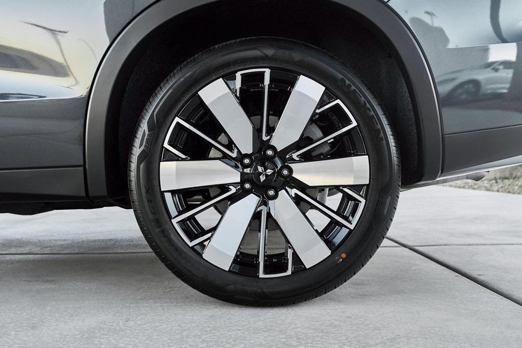 new 2026 Mitsubishi Outlander car, priced at $40,080