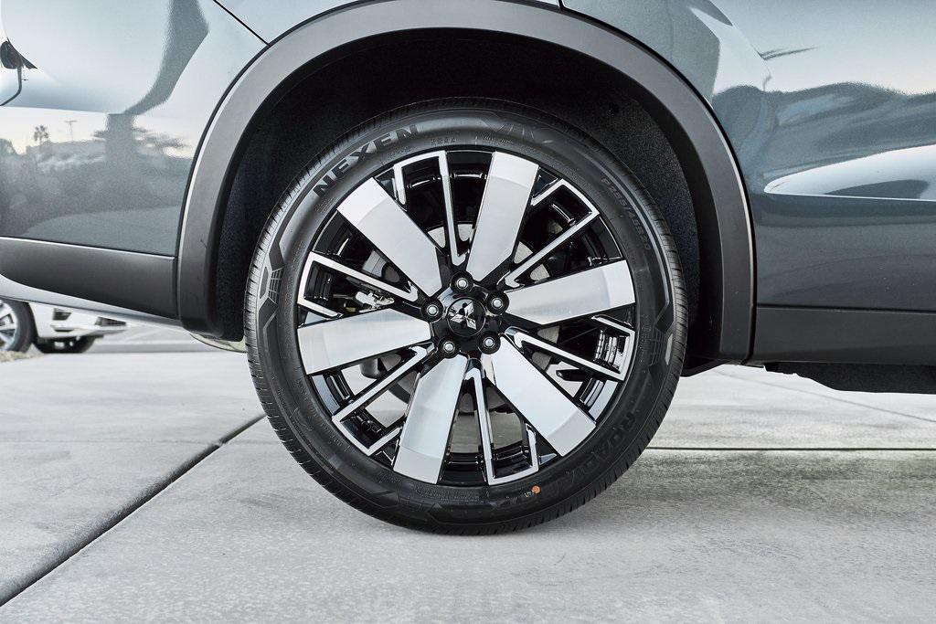 new 2026 Mitsubishi Outlander car, priced at $40,080