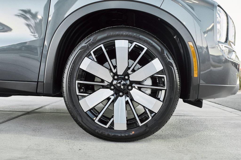 new 2026 Mitsubishi Outlander car, priced at $40,080