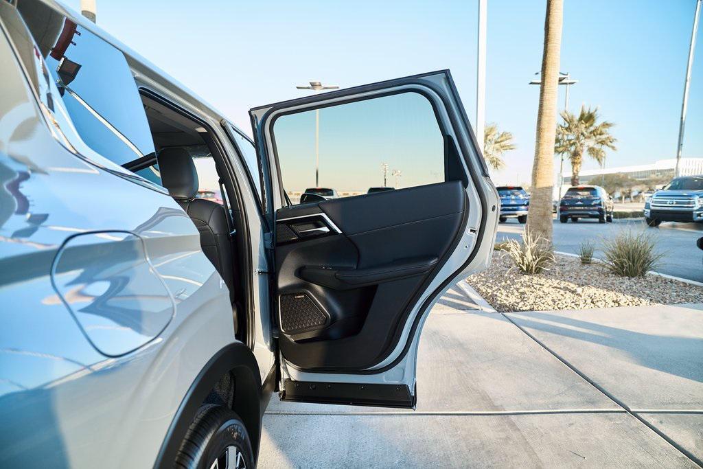 new 2026 Mitsubishi Outlander car, priced at $37,975