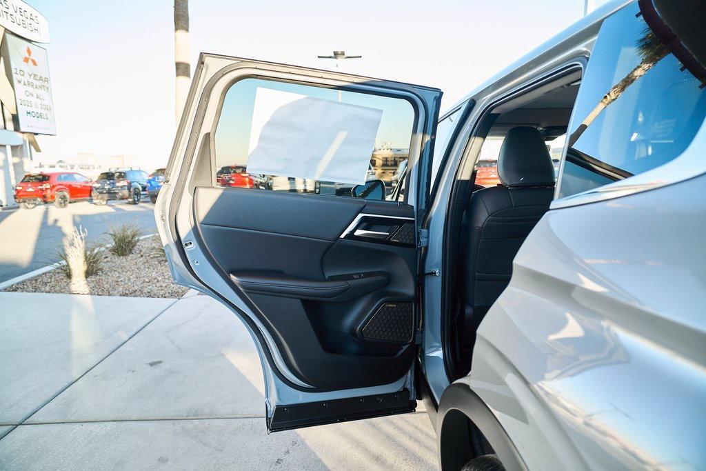 new 2026 Mitsubishi Outlander car, priced at $37,975