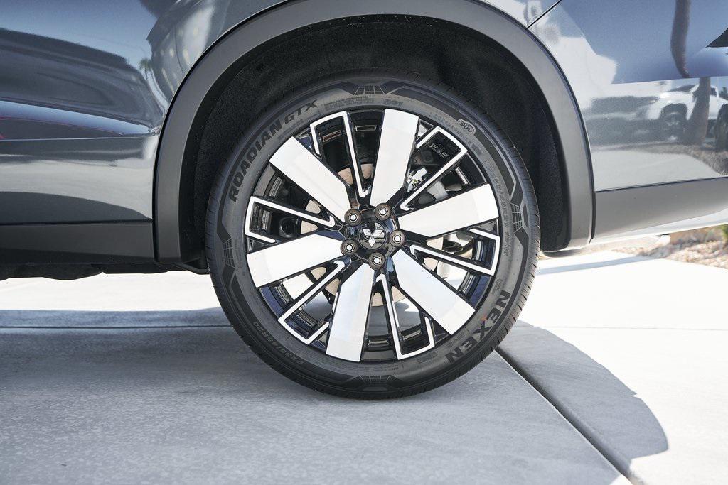 new 2025 Mitsubishi Outlander car, priced at $32,460