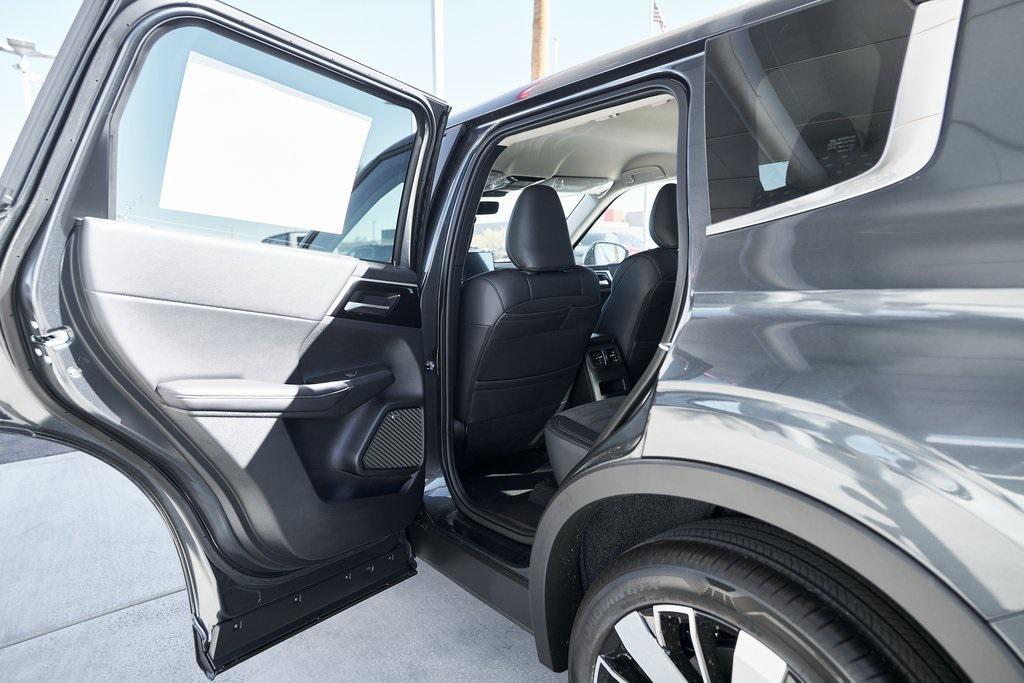 new 2025 Mitsubishi Outlander car, priced at $32,460