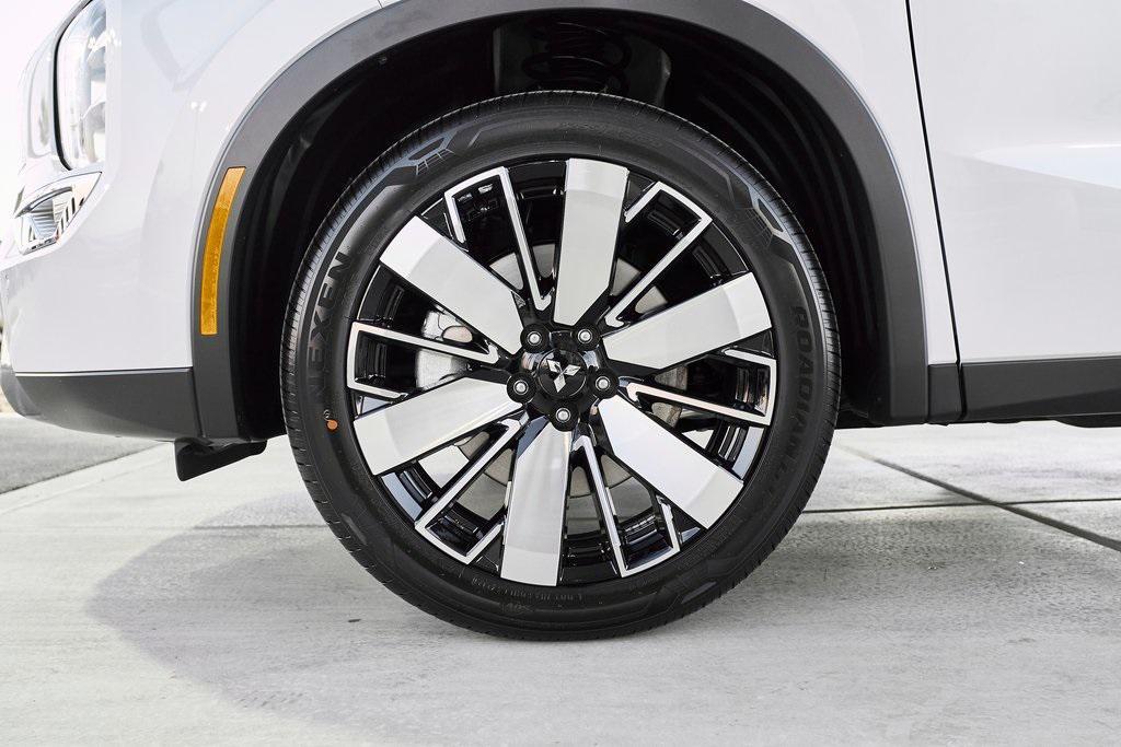 new 2026 Mitsubishi Outlander car, priced at $40,675