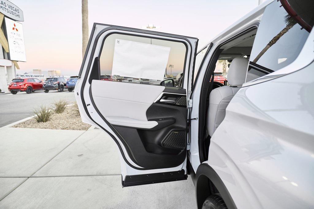 new 2026 Mitsubishi Outlander car, priced at $40,675