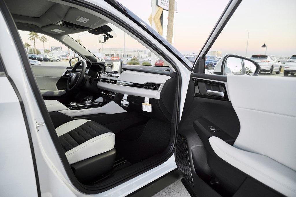 new 2026 Mitsubishi Outlander car, priced at $40,675