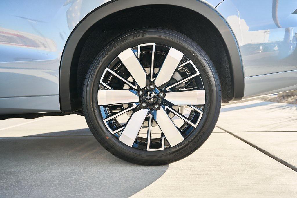 new 2026 Mitsubishi Outlander car, priced at $41,605