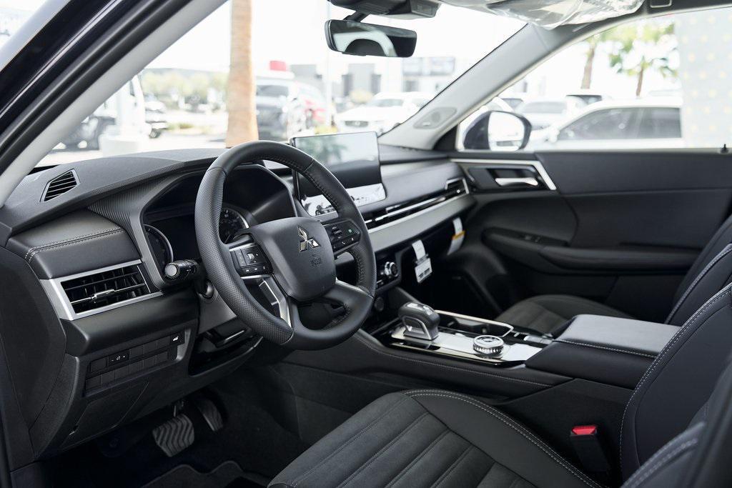 new 2025 Mitsubishi Outlander car, priced at $31,999