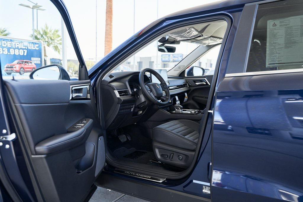 new 2025 Mitsubishi Outlander car, priced at $31,999