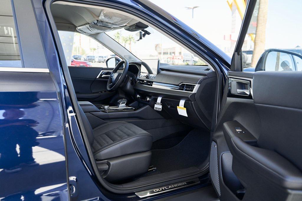 new 2025 Mitsubishi Outlander car, priced at $31,999