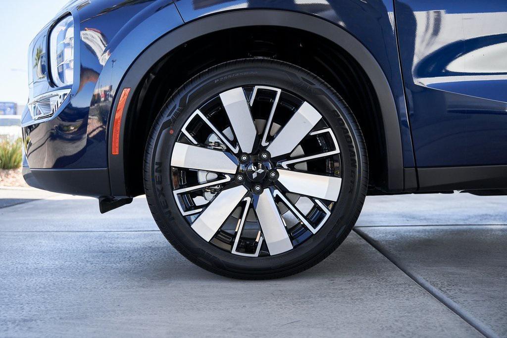 new 2025 Mitsubishi Outlander car, priced at $31,999