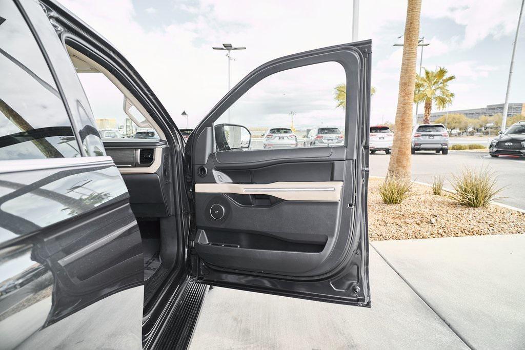 used 2024 Ford Expedition car, priced at $46,787