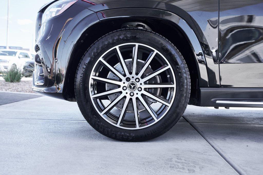 used 2025 Mercedes-Benz GLS 580 car, priced at $93,400