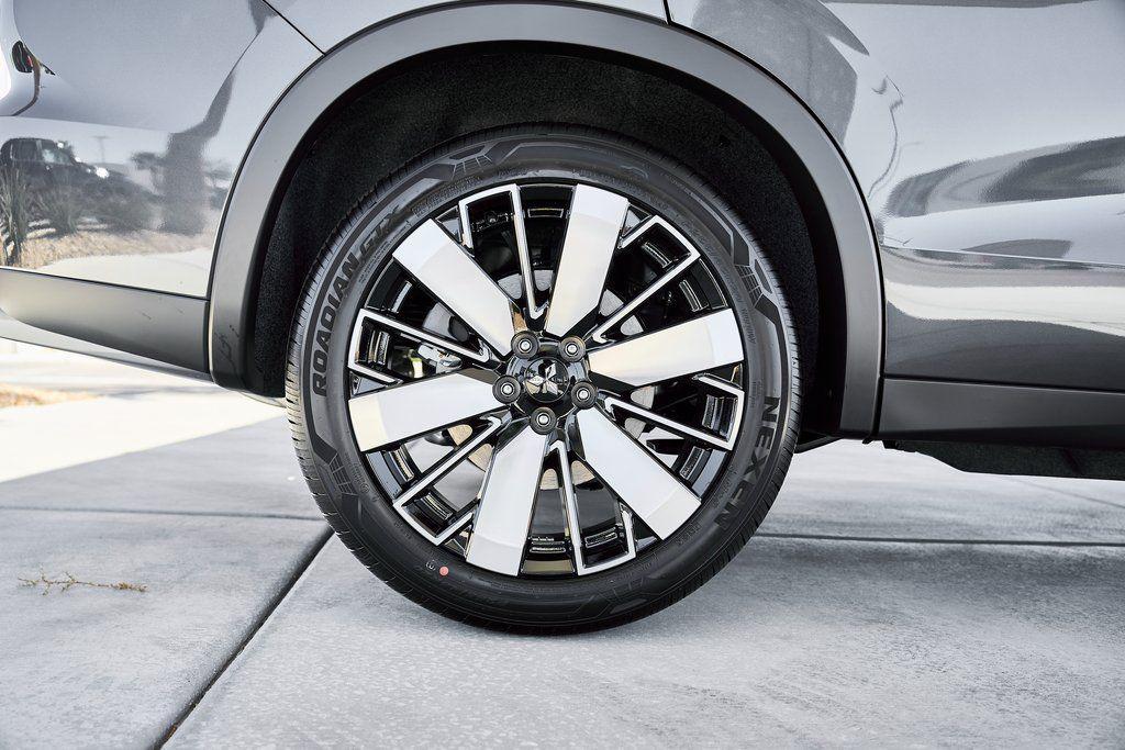 new 2026 Mitsubishi Outlander car, priced at $39,290