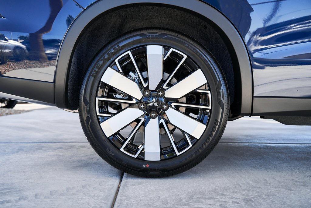 new 2025 Mitsubishi Outlander car, priced at $31,999