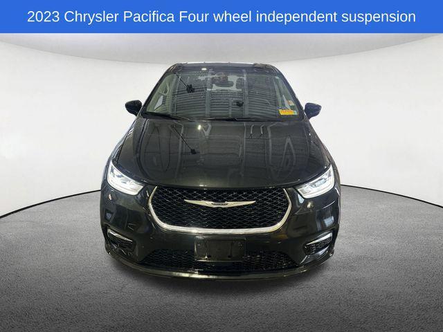 used 2023 Chrysler Pacifica car, priced at $23,171