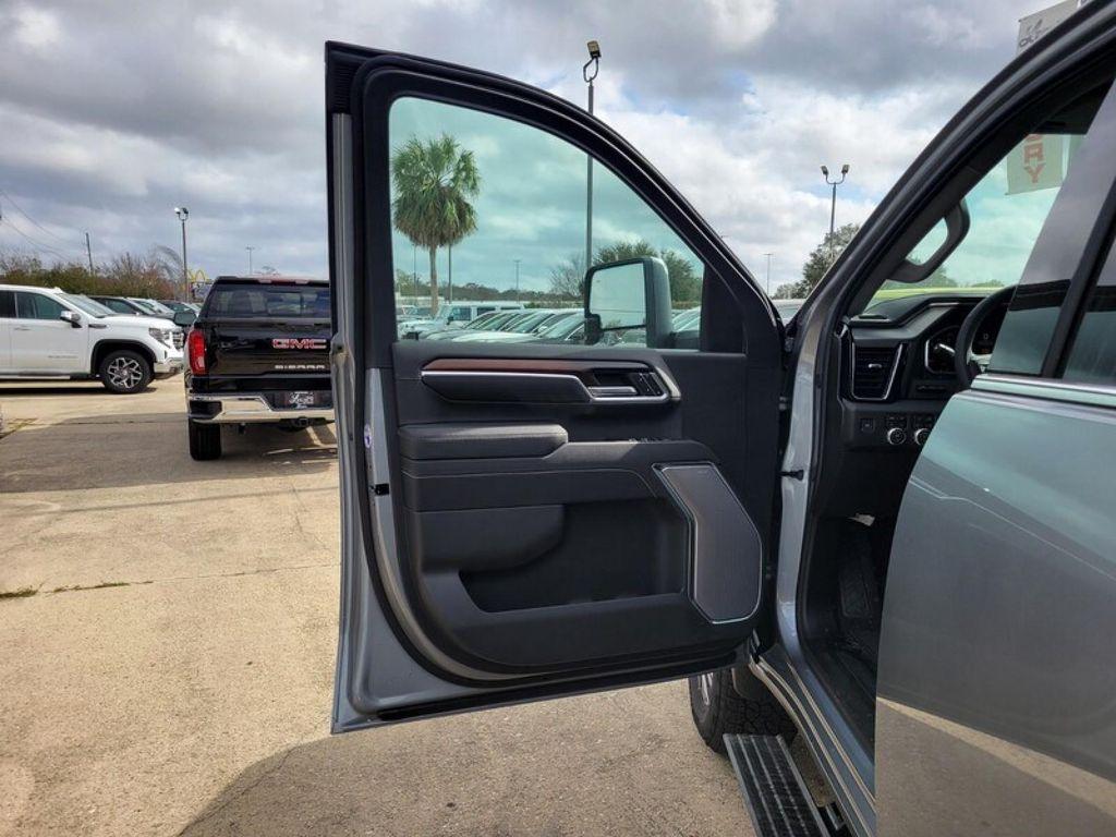 new 2026 GMC Sierra 2500 car, priced at $83,685