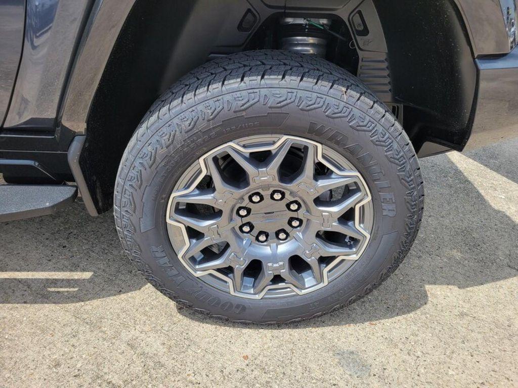 new 2025 GMC HUMMER EV SUV car, priced at $99,120