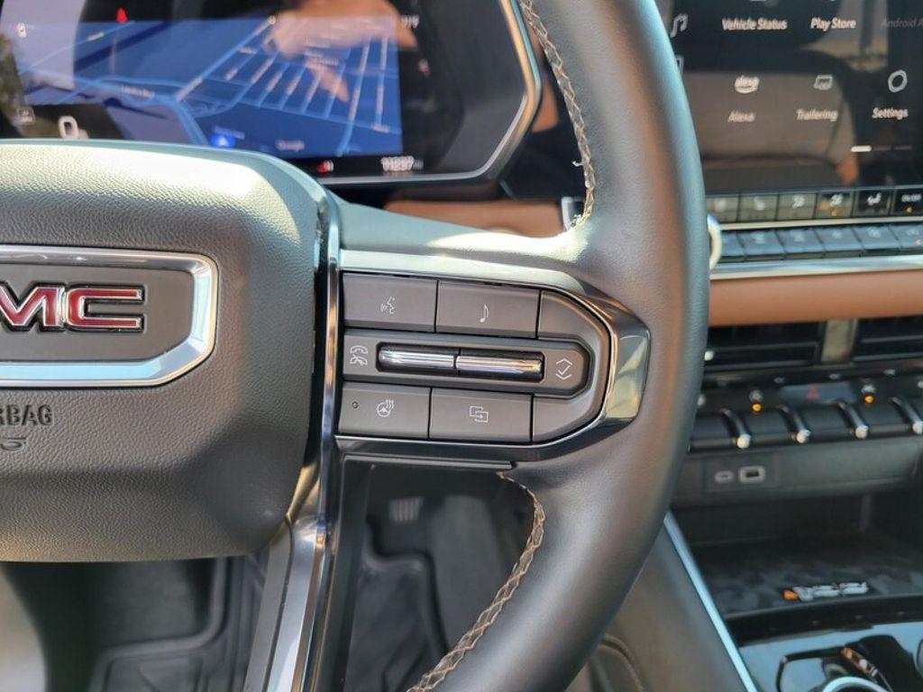 used 2024 GMC Canyon car, priced at $40,400