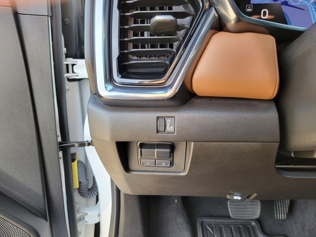 used 2024 GMC Canyon car, priced at $40,400