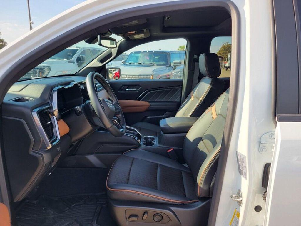 used 2024 GMC Canyon car, priced at $40,400