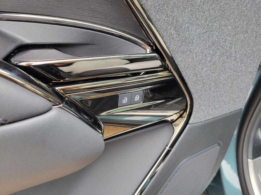 used 2025 Land Rover Range Rover Sport car, priced at $85,900