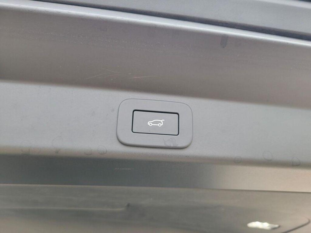 used 2025 Land Rover Range Rover Sport car, priced at $85,900