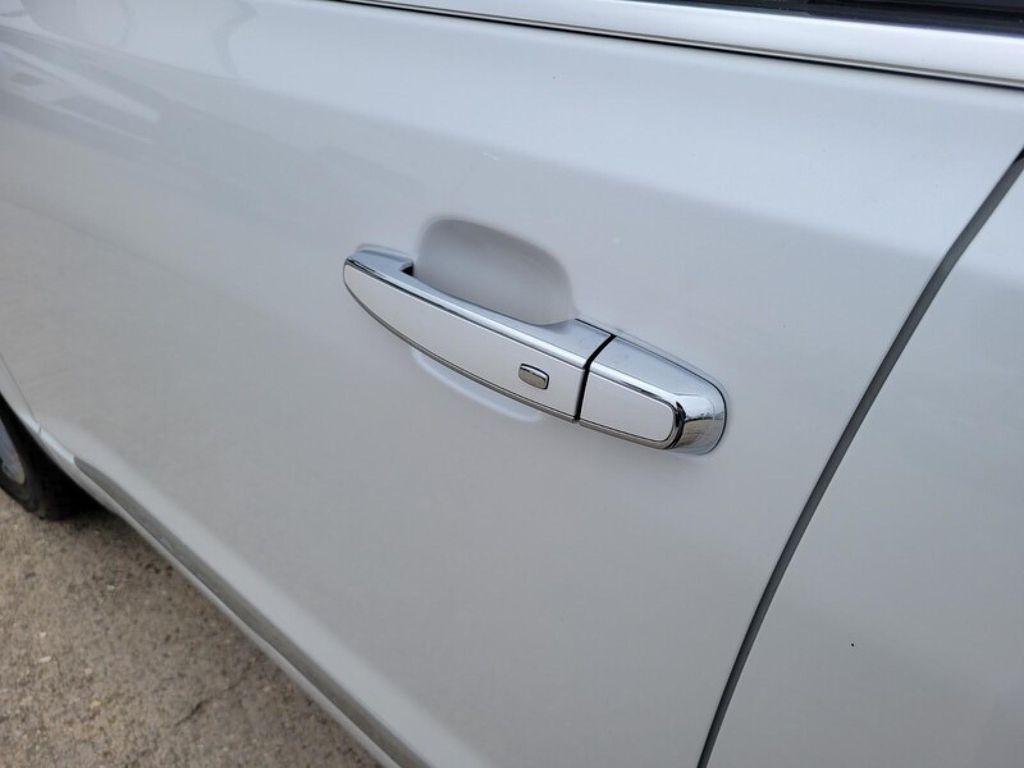 used 2022 GMC Acadia car, priced at $31,400