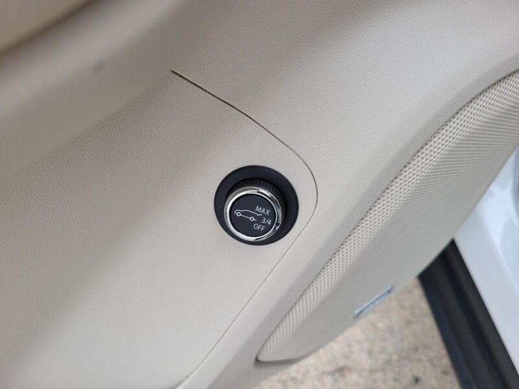 used 2022 GMC Acadia car, priced at $31,400