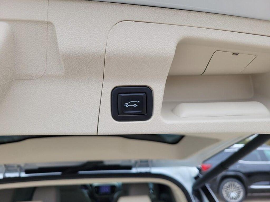 used 2022 GMC Acadia car, priced at $31,400