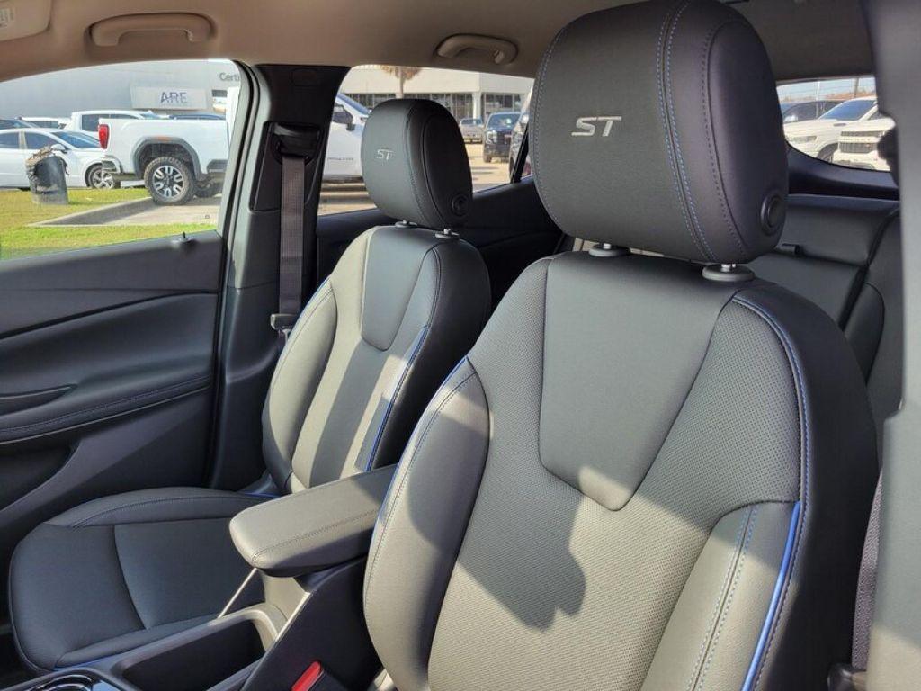 new 2026 Buick Encore GX car, priced at $27,680