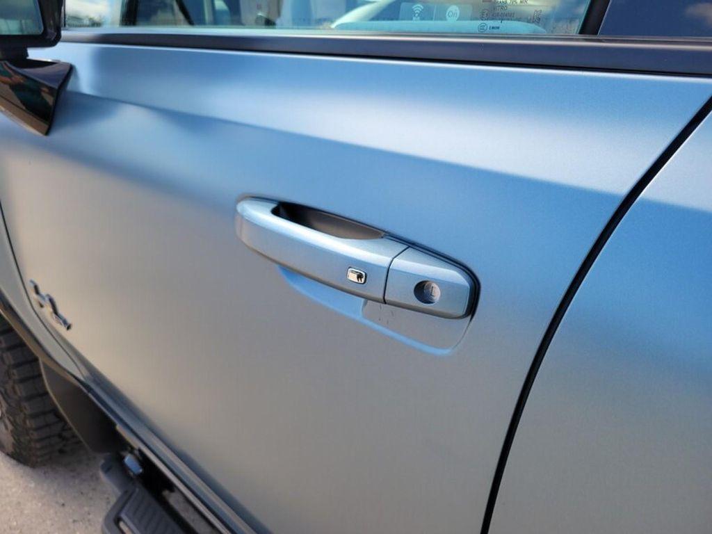 new 2024 GMC HUMMER EV SUV car, priced at $112,290