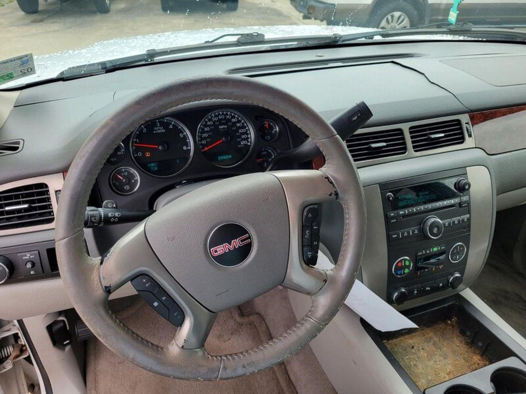 used 2009 GMC Yukon car, priced at $6,000