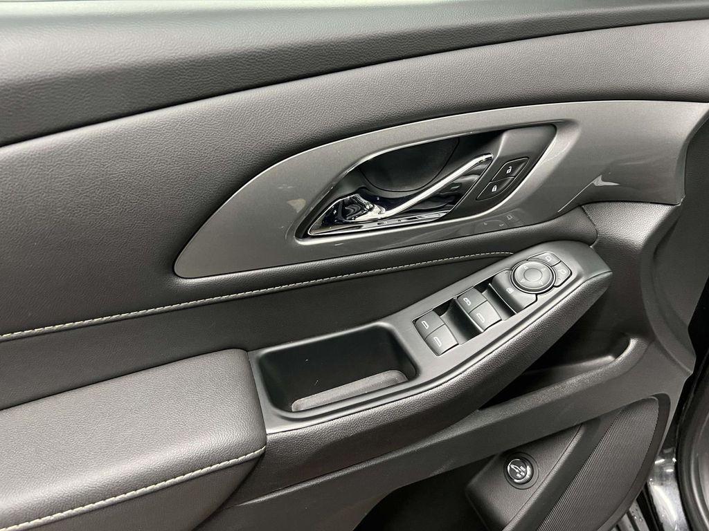 used 2023 Chevrolet Traverse car, priced at $27,995