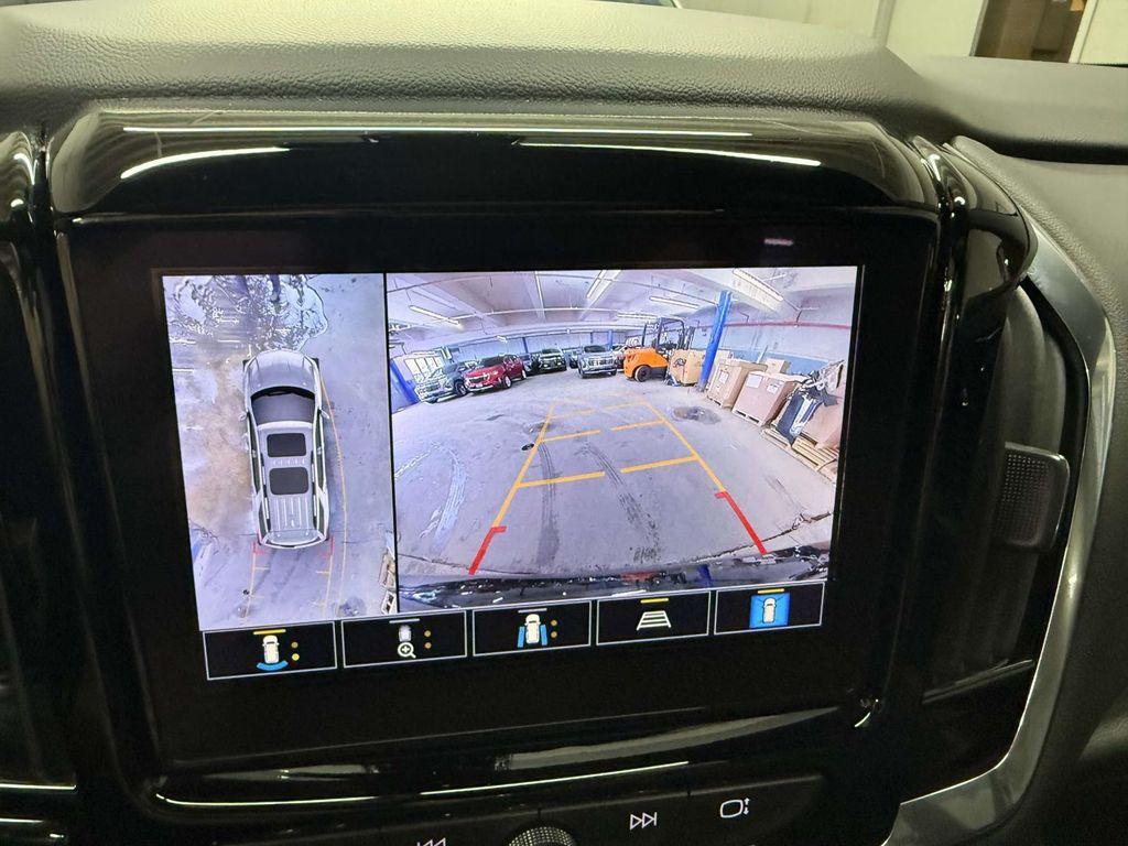 used 2023 Chevrolet Traverse car, priced at $33,999