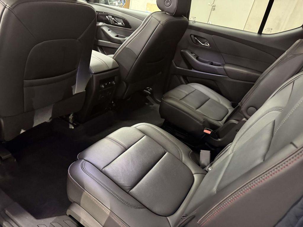 used 2023 Chevrolet Traverse car, priced at $33,999