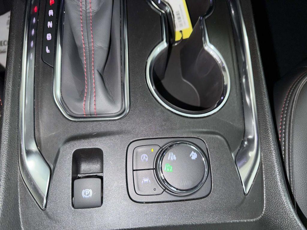 used 2023 Chevrolet Traverse car, priced at $33,999