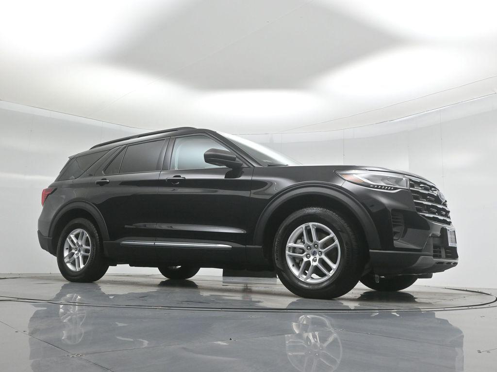 used 2025 Ford Explorer car, priced at $36,044